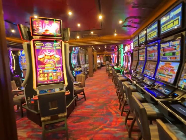 Cruise Ship Tours - Tour and Walkthrough of the Winner's Club Casino on Carnival Pride