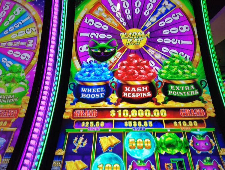 Cruise Casino Games - First Time Playing Karma Kat Slot Game in the Carnival Vista Casino