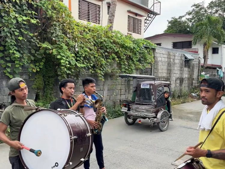 Manila Philippines - Happy Holidays from Christmas carolers on the streets of Manilla Philippines!