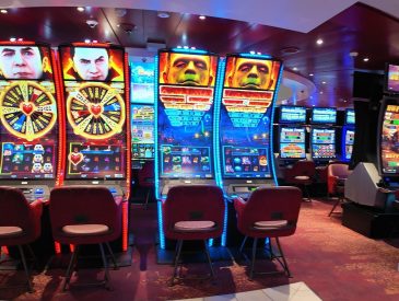 Cruise Ship Casinos - Carnival Venezia Casino Tour - Full Tour and Walkthrough of the Venezia Casino